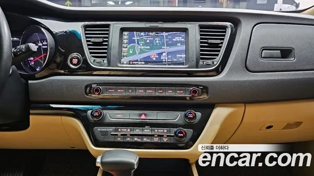 Kia The New Carnival 2019 Белый из Кореи, фото 5