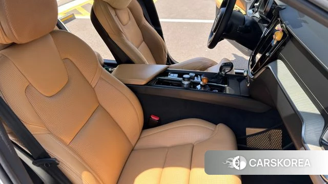 Volvo V60 Cross-Country 2nd Generation 2019 Белый из Кореи, фото 5