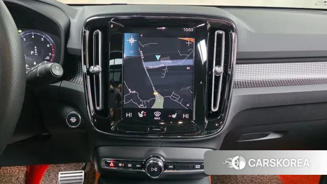 Volvo XC40 2021 Светло-серебряный цвет из Кореи, фото 5