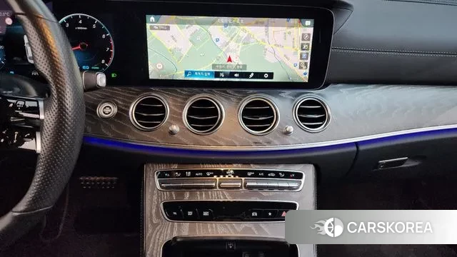 Mercedes-Benz E-Class W213 2022 Белый из Кореи, фото 5