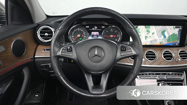 Mercedes-Benz E-Class W213 2018 Серый из Кореи, фото 5