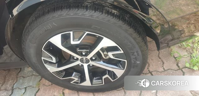 Kia Sportage 5th Generation Hybrid 2023 Серебристо-серый из Кореи, фото 5