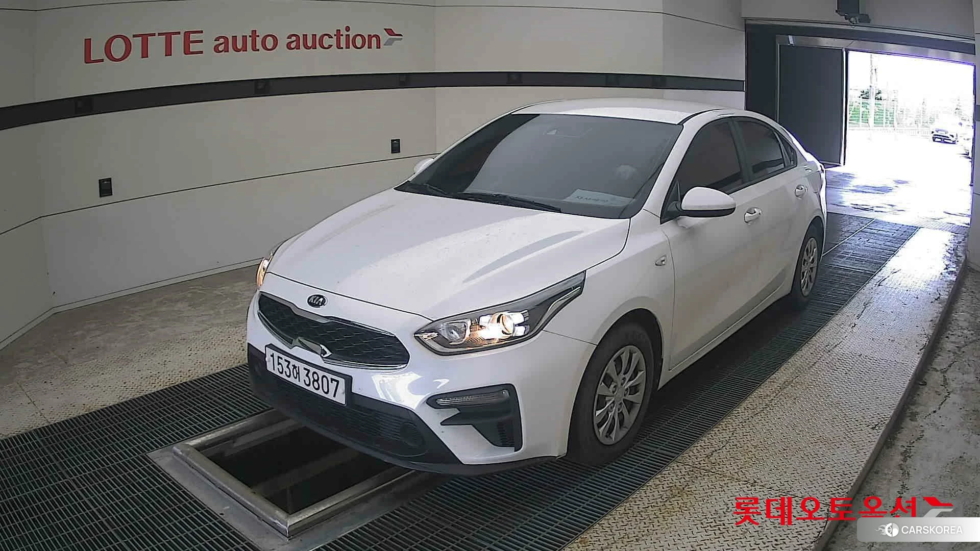 Kia K3 2021 Snow White Pearl из Кореи, фото 5