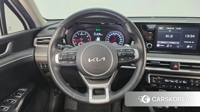 Kia K5 3rd generation 2023 Белый из Кореи, фото 5