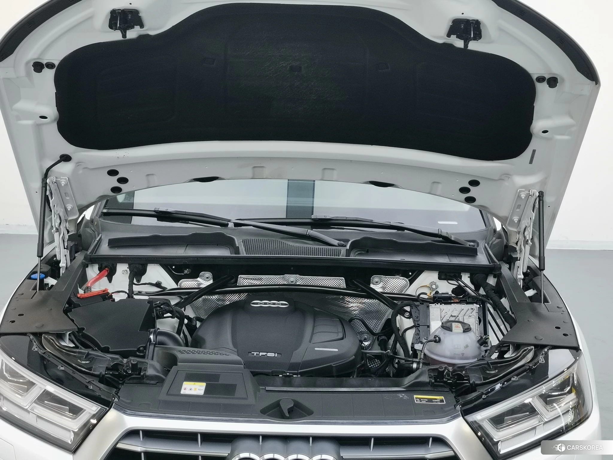Audi Q5L 2020 Белый из Китая, фото 5
