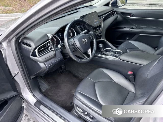 Toyota Camry 2023 Серебристо-серый из Китая, фото 5