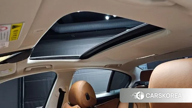 BMW 5 Series (G30) 2018 Белый из Кореи, фото 5