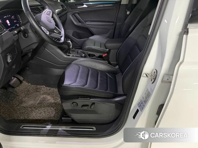 Volkswagen Tiguan second Generation 2021 Белый из Кореи, фото 5