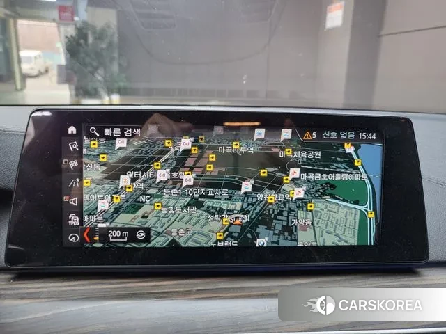 BMW 5 Series (G30) 2018 Серебристо-серый из Кореи, фото 5