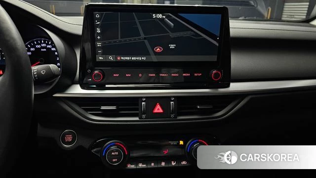 Kia The New K3 2nd generation 2023 Белый из Кореи, фото 5