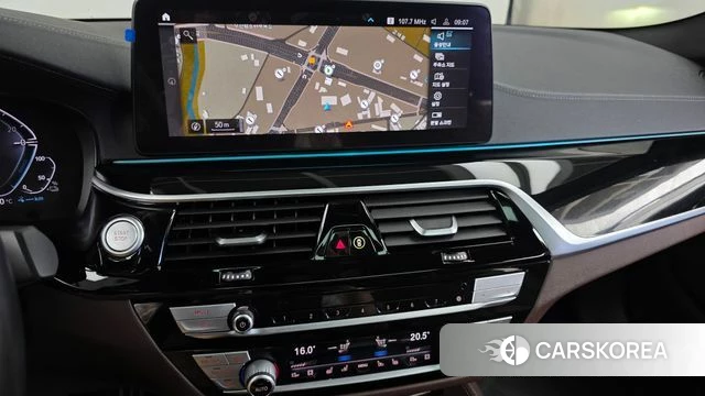BMW 5 Series (G30) 2022 Белый из Кореи, фото 5