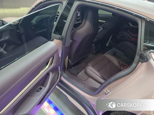 Porsche Taycan 2022 Розовый из Кореи, фото 5