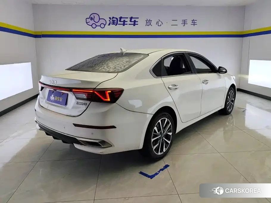 Kia K3 2021 Белый из Китая, фото 5