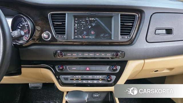 Kia The New Carnival 2018 Белый из Кореи, фото 5
