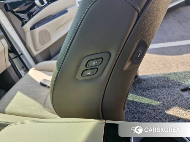 Kia Carnival 4th generation 2023 Белый из Кореи, фото 5