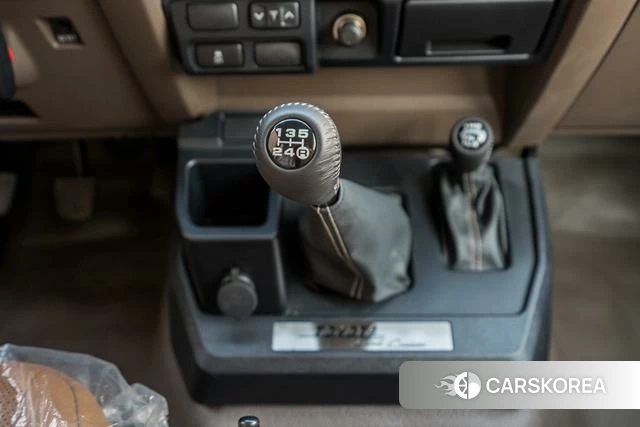 Toyota Land Cruiser 70 Series 2023 Желтый из Китая, фото 6