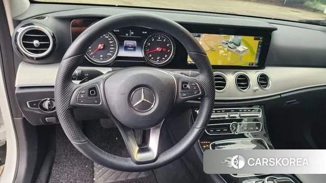 Mercedes-Benz E-Class W213 2018 Белый из Кореи, фото 6