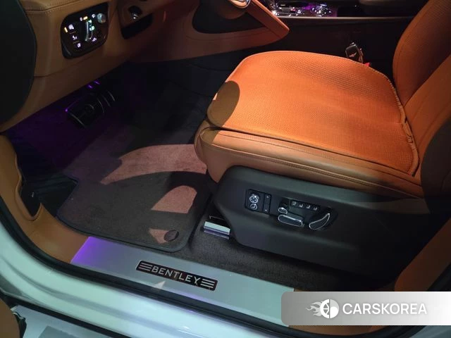 Bentley Bentayga 2021 Белый из Кореи, фото 6
