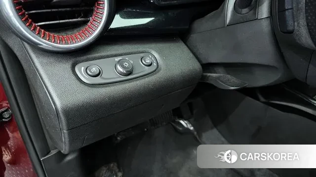 Chevrolet (GM Daewoo) Trax Crossover 2023 Красный из Кореи, фото 6