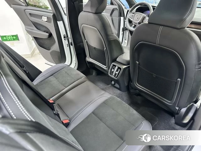 Volvo XC40 EV 2023 Белый из Китая, фото 6