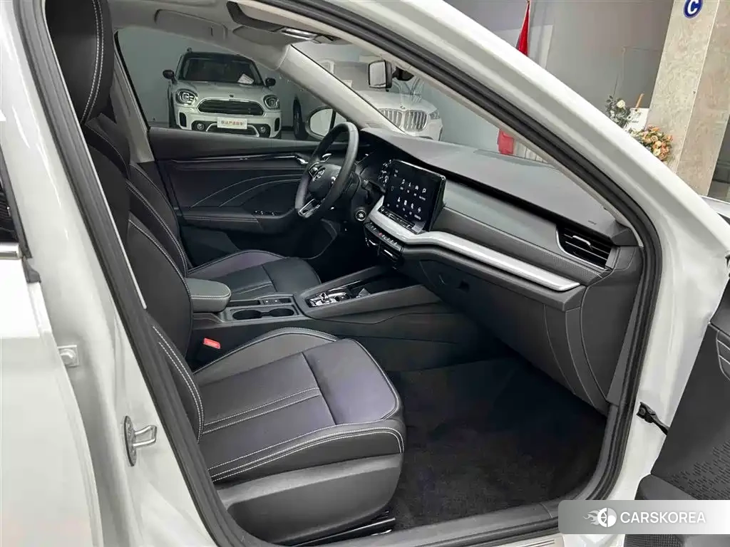Skoda Octavia 2024 Белый из Китая, фото 6