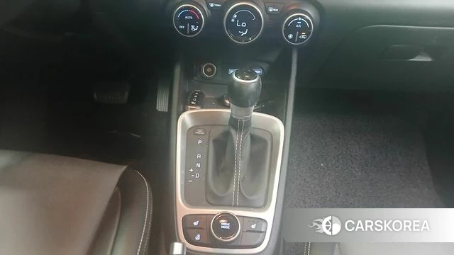 Hyundai Venue 2019 Серый из Кореи, фото 6