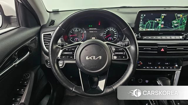 Kia Seltos 2022 Белый из Кореи, фото 6