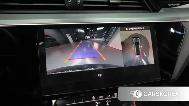 Audi e-Tron 2021 Черный из Кореи, фото 6