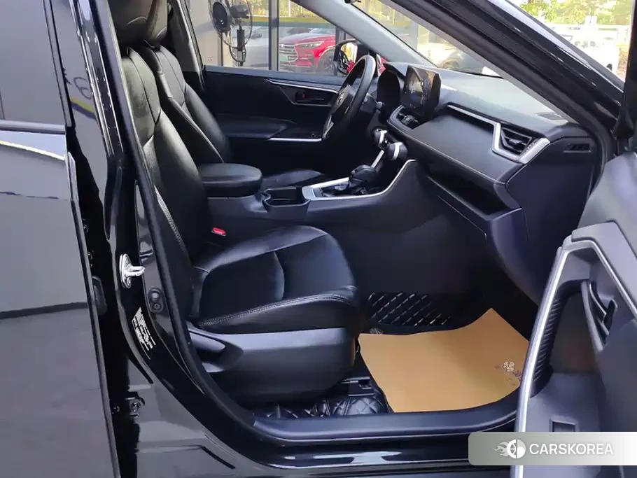 Toyota RAV4 2024 Черный из Китая, фото 6