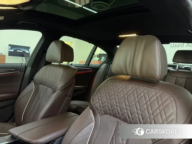 BMW 5 Series (G30) 2020 Белый из Кореи, фото 6