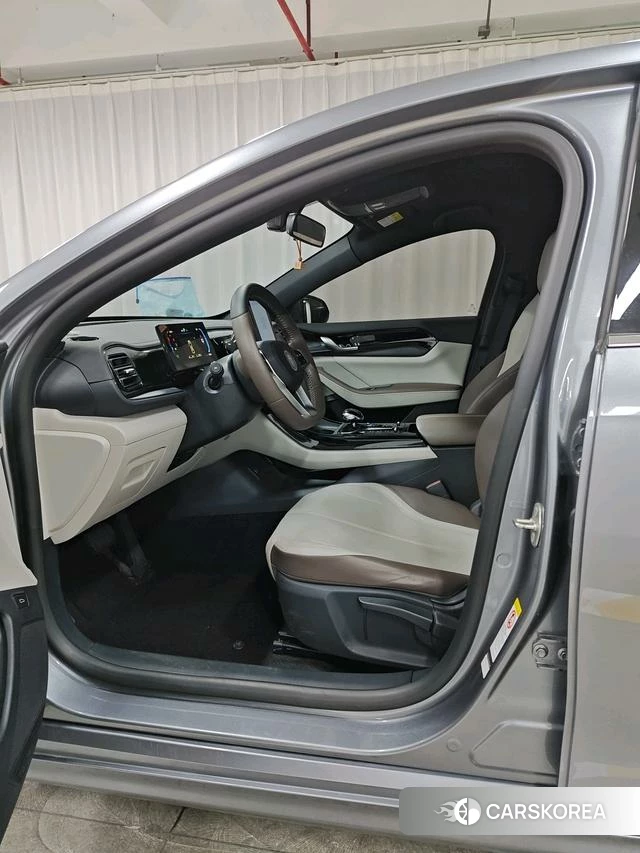 BYD Qin PLUS DM 2024 Темно-серый из Китая, фото 6