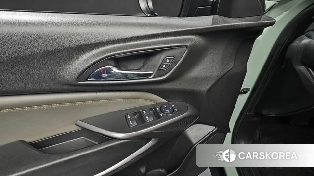Chevrolet (GM Daewoo) Trax Crossover 2023 Зеленый из Кореи, фото 6