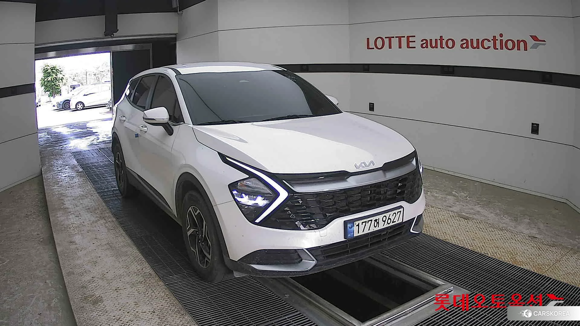 Kia Sportage 2024 Snow White Pearl из Кореи, фото 6