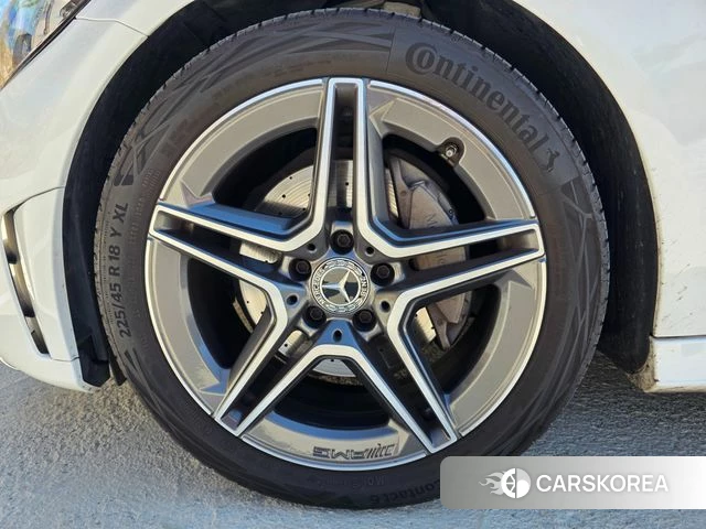 Mercedes-Benz C-Class W205 2022 Белый из Кореи, фото 6
