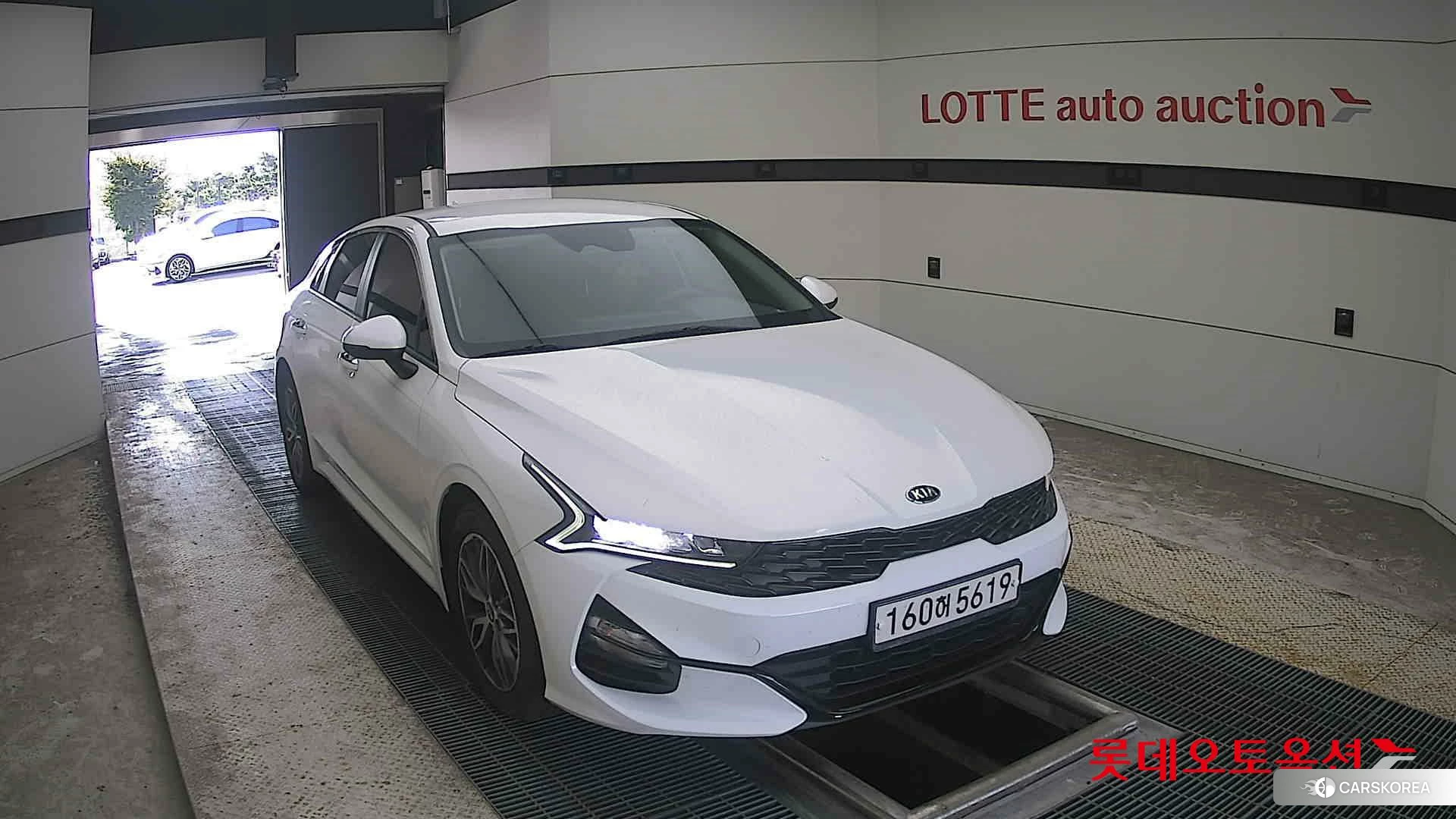 Kia K5 2021 Snow White Pearl (optional) из Кореи, фото 6