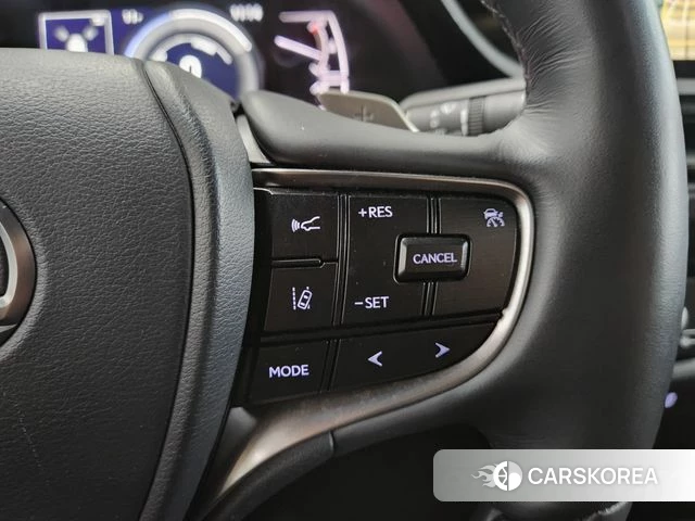 Lexus ES300h 7th generation 2023 Черный из Кореи, фото 6