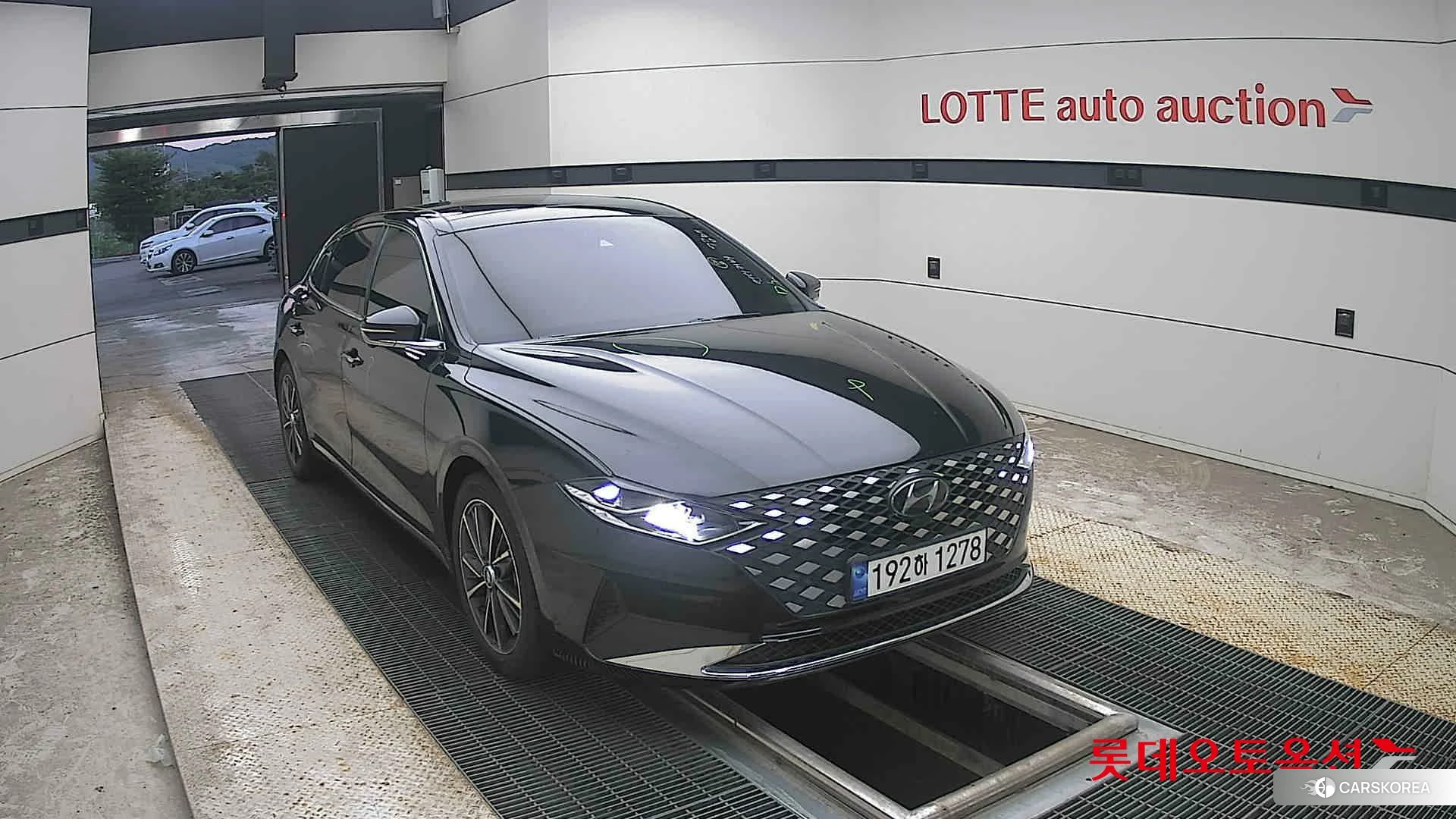 Hyundai Grandeur 2023 Abyss Black Pearl из Кореи, фото 6