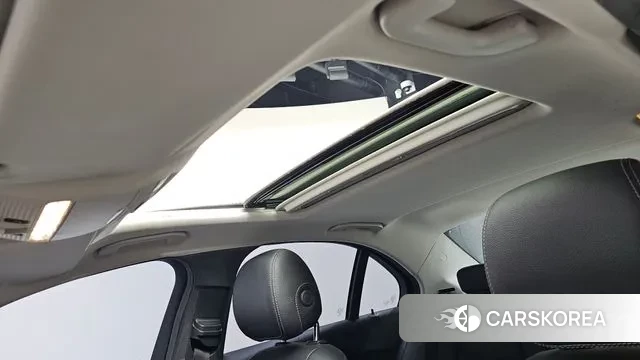 Mercedes-Benz C-Class W205 2018 Белый из Кореи, фото 6