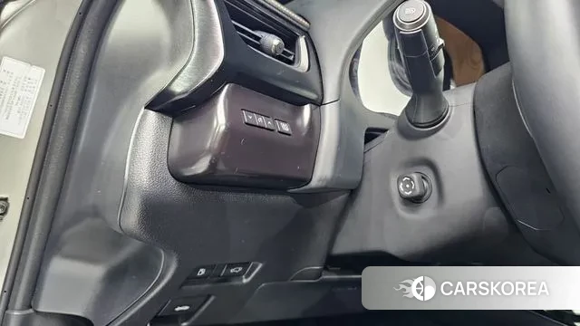 Lexus UX250h 2023 Серебряный из Кореи, фото 6