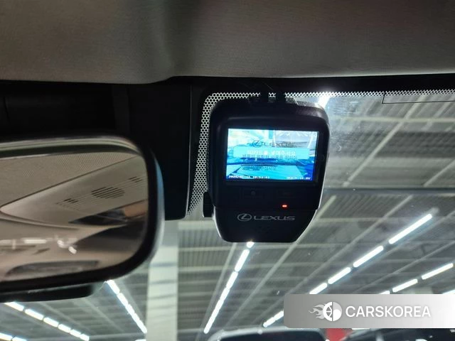 Lexus UX300e 2022 Черный из Кореи, фото 6
