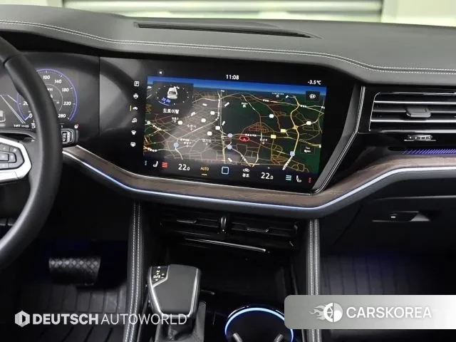 Volkswagen Touareg 3rd generation 2025 Белый из Кореи, фото 6