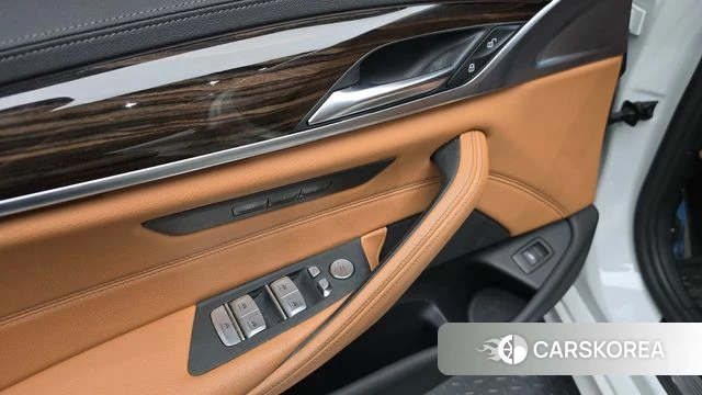 BMW 5 Series (G30) 2021 Белый из Кореи, фото 6