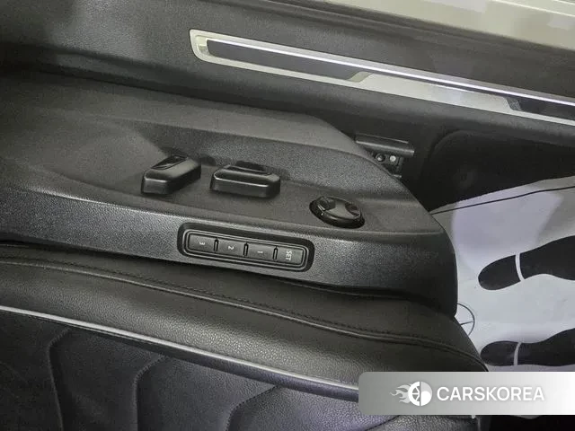 Volkswagen Tiguan second Generation 2023 Белый из Кореи, фото 6