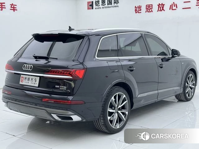 Audi Q7 2021 Черный из Китая, фото 6