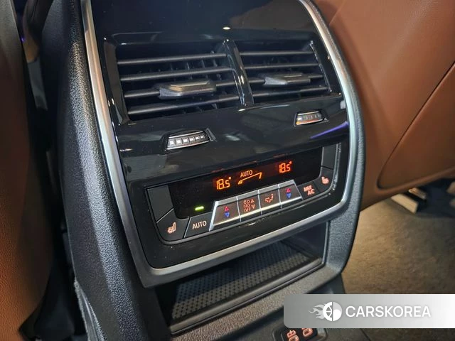 BMW X7 (G07) 2025 Черный из Кореи, фото 6