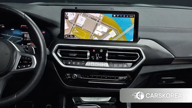 BMW X3 (G01) 2024 Светло-серебряный цвет из Кореи, фото 6