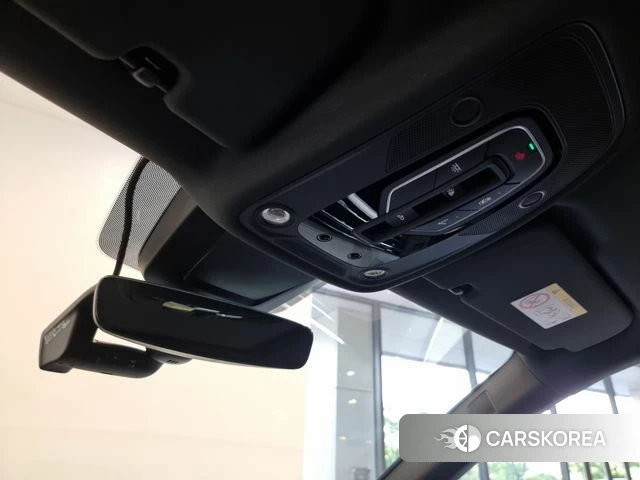 Audi Q8 (4M) 2024 Черный из Кореи, фото 6
