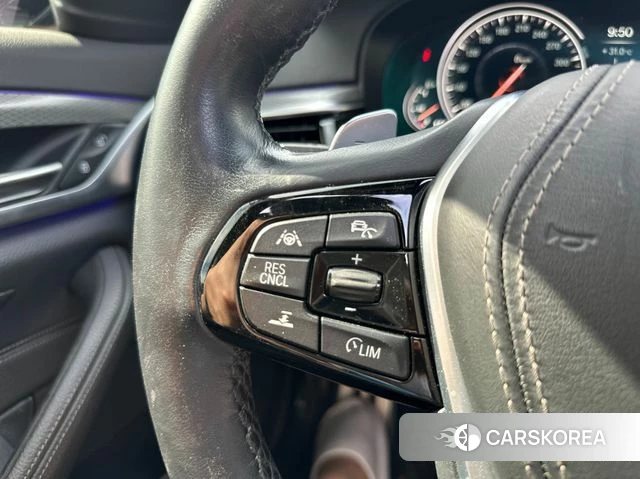 BMW 5 Series (G30) 2018 Белый из Кореи, фото 6