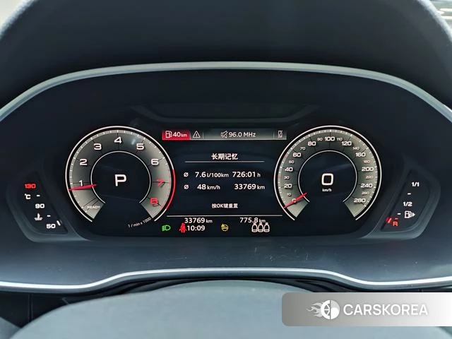 Audi Q3 2022 Темно-серый из Китая, фото 6