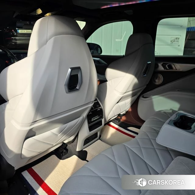 BMW XM (G09) 2023 Цвет галактики из Кореи, фото 6